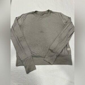 Vuori long sleeve top women Small